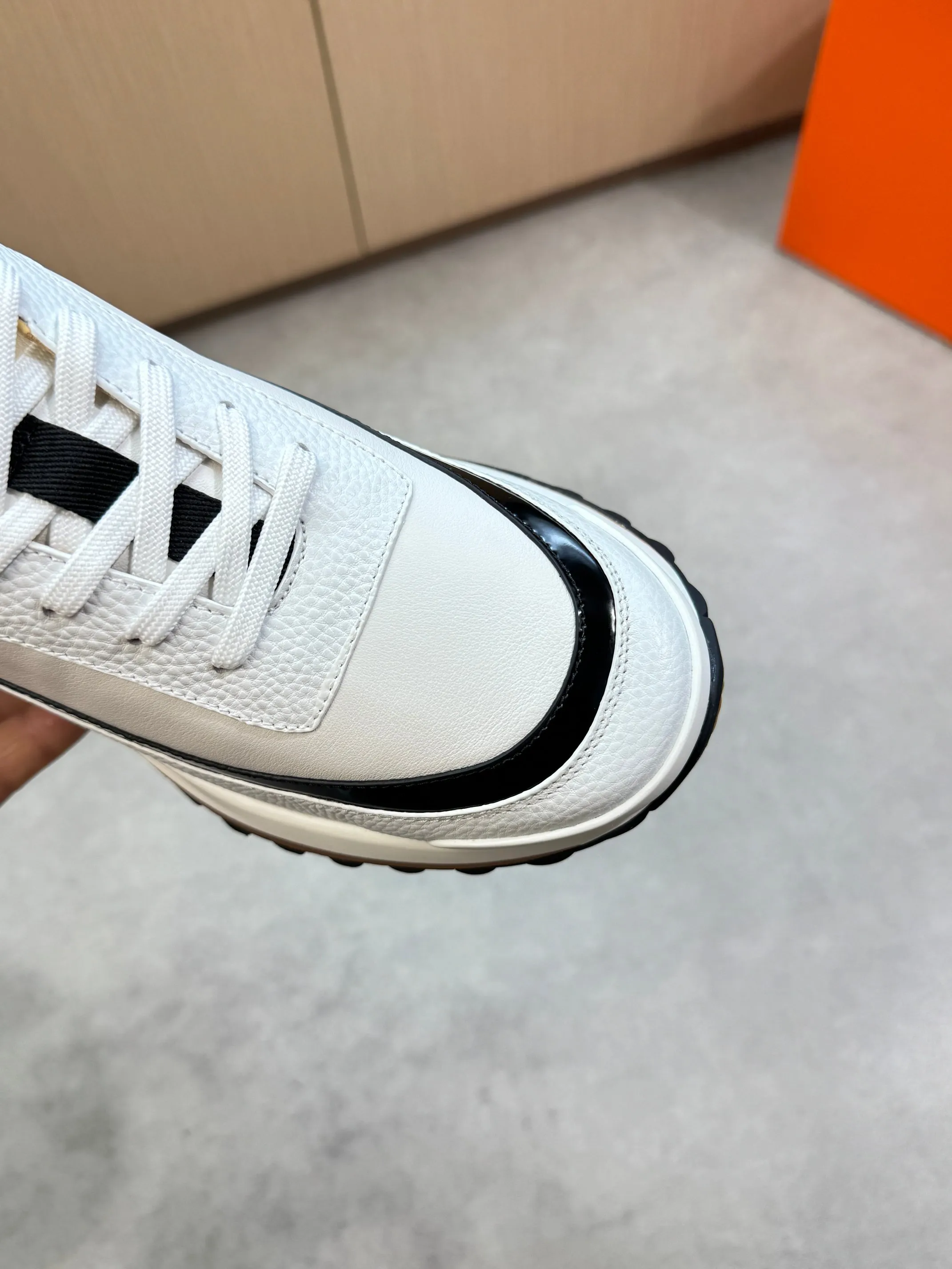 Men's shoes 💰800 [HERMES] Hermès - High-end quality original order·Casual sports shoes - Upper: 🔝 pebbled calfskin, Nappa calfskin, shoe body sewn with contrasting edge color, tongue, heel, brand logo webbing - Inner: water-dyed cowhide - Outsole: ultra-light T men's shoes 💰R·Rubber; two-color molded outsole -Ultra-high quality control·Fine workmanship: highlighted (high-end·nobility·grade) -Size: 39-44 (38, 45, can be customized)·H0118